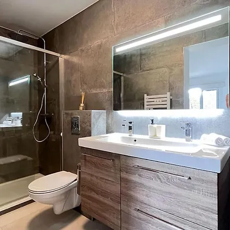 בית הארחה Holistika : / Pool / Air Conditioning/ Mont Faron