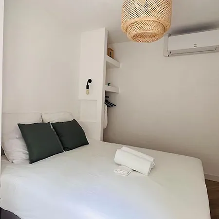 Pensjonat Holistika : / Pool / Air Conditioning/ Mont Faron