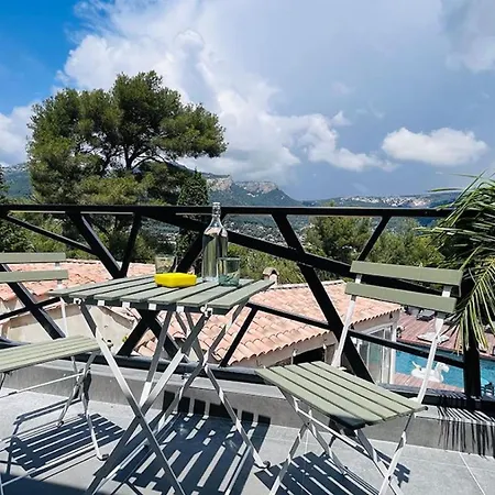 Holistika : / Pool / Air Conditioning/ Mont Faron טולון