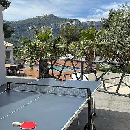 Holistika : / Pool / Air Conditioning/ Mont Faron Toulon